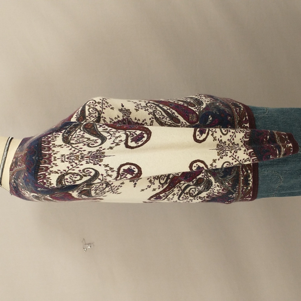 Dramatic Cashmere Pullover Paisley Print Top Ligh… - image 3